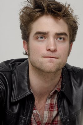 Robert Pattinson Poster 2288198
