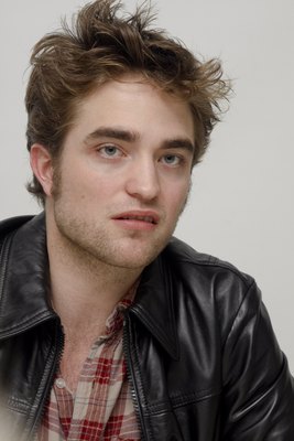 Robert Pattinson Poster 2288199