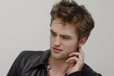 Robert Pattinson Poster 2288200