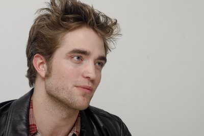 Robert Pattinson Poster 2288202