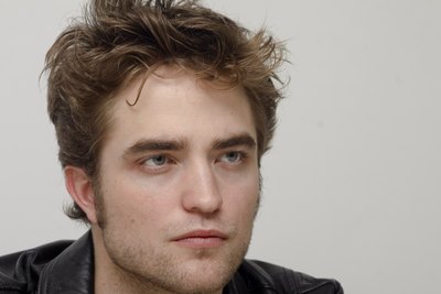 Robert Pattinson Poster 2288204