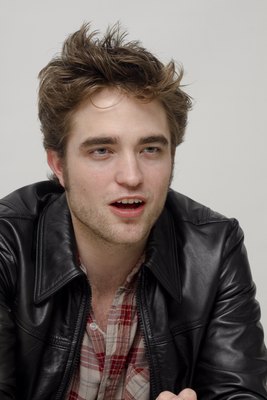 Robert Pattinson Poster 2288205