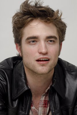 Robert Pattinson Poster 2288208