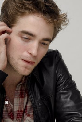 Robert Pattinson Poster 2288215