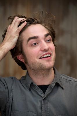 Robert Pattinson Poster 2288216
