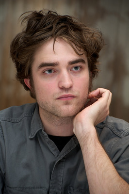 Robert Pattinson Poster 2288220