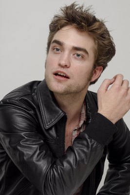 Robert Pattinson Poster 2288224