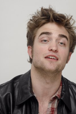 Robert Pattinson Poster 2288228