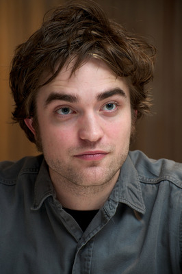 Robert Pattinson Poster 2288232