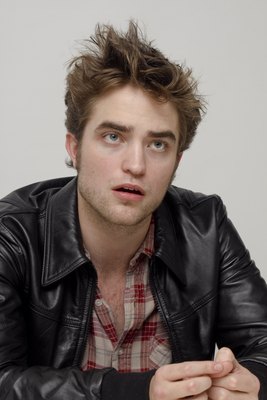 Robert Pattinson Poster 2288233