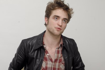 Robert Pattinson Poster 2288234