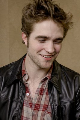 Robert Pattinson Poster 2288237