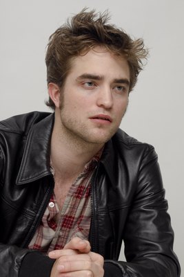 Robert Pattinson Poster 2288243