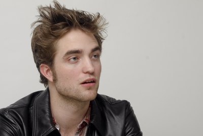 Robert Pattinson Poster 2288245