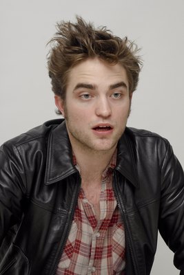 Robert Pattinson Poster 2288252