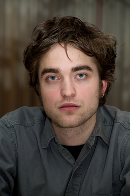 Robert Pattinson Poster 2288253