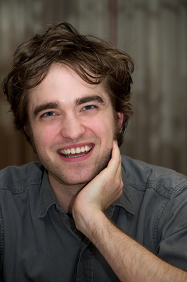 Robert Pattinson Poster 2288263