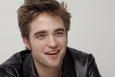 Robert Pattinson Poster 2288264