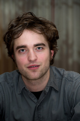 Robert Pattinson Poster 2288265