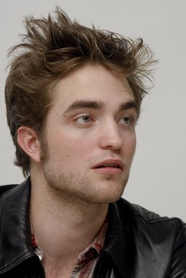 Robert Pattinson Poster 2288266