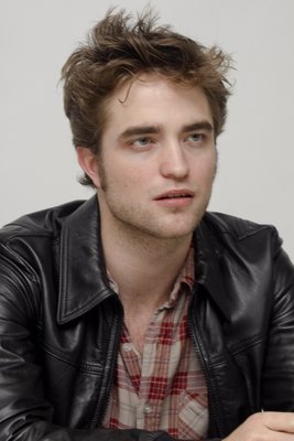 Robert Pattinson Poster 2288267