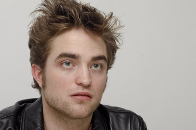 Robert Pattinson Poster 2288268