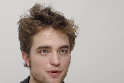 Robert Pattinson Poster 2288274
