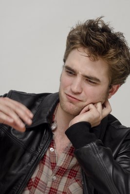 Robert Pattinson Poster 2288275