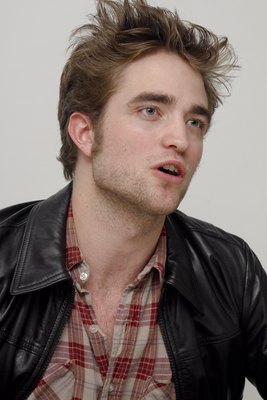Robert Pattinson Poster 2288278