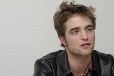 Robert Pattinson Poster 2288280