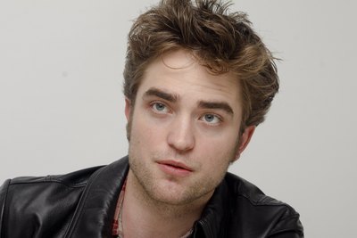 Robert Pattinson Poster 2288283