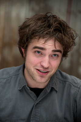 Robert Pattinson Poster 2288284