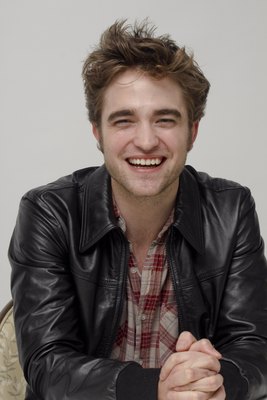 Robert Pattinson Poster 2288286
