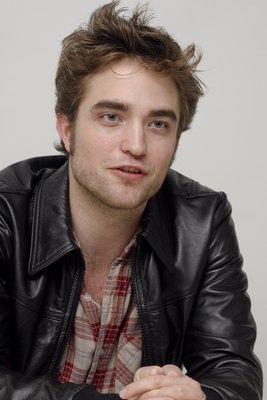 Robert Pattinson Poster 2288287