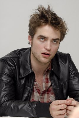 Robert Pattinson Poster 2288288