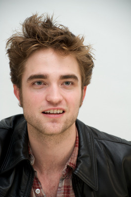 Robert Pattinson Poster 2345518