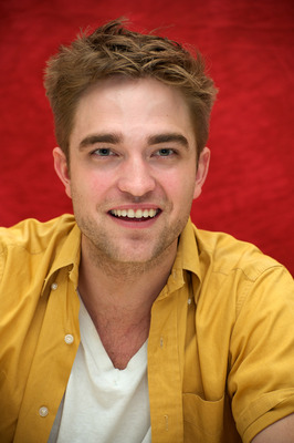 Robert Pattinson Poster 2345519