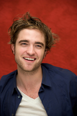 Robert Pattinson Poster 2345520