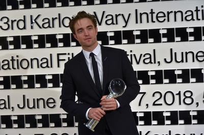 Robert Pattinson Poster 3752845