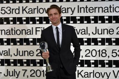 Robert Pattinson Poster 3752854