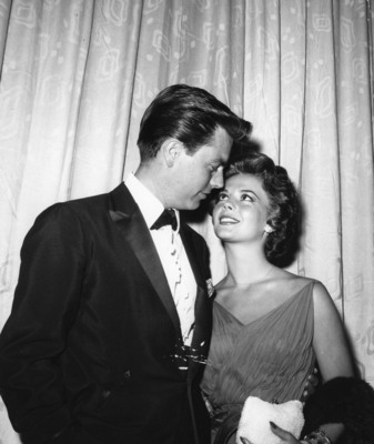 Robert Wagner Poster 2607080