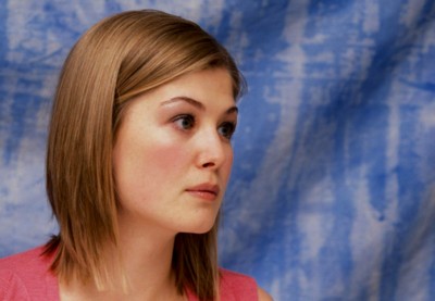 Rosamund Pike Poster 1456577