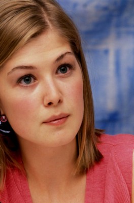 Rosamund Pike Poster 1456578