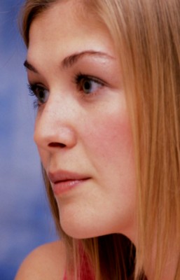 Rosamund Pike Poster 1456579