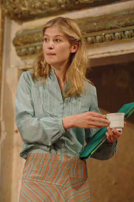 Rosamund Pike Poster 2083732