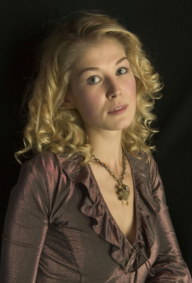 Rosamund Pike Poster 2083733