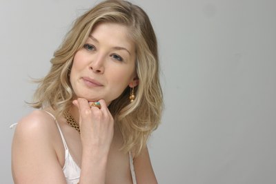 Rosamund Pike Poster 2228736