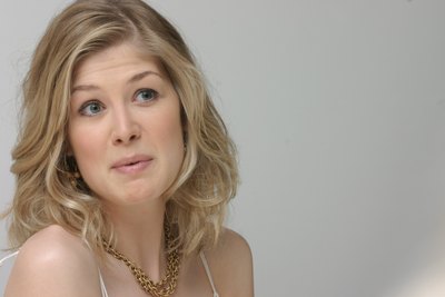 Rosamund Pike Poster 2228740
