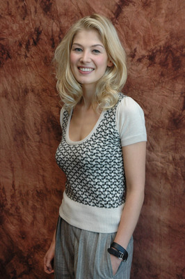 Rosamund Pike Poster 2228742