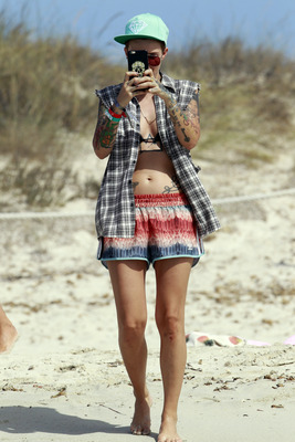 Ruby Rose Poster 2694479